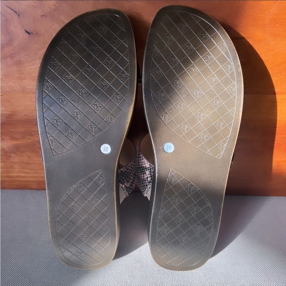 DONALD PLINER Fania Metallic Bronze Python Print Leather Platform Sandals Sz 9.5 - Picture 16 of 16